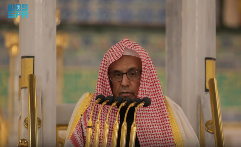 إمام المسجد النبوي: من آثار نزع البركات ما يعانيه العالم من مشاكل اقتصادية وتحديات مالية