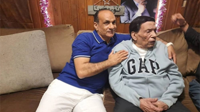 نجل الفنان عادل إمام يحسم الجدل ويعلن اعتزال والده الفن نهائياً