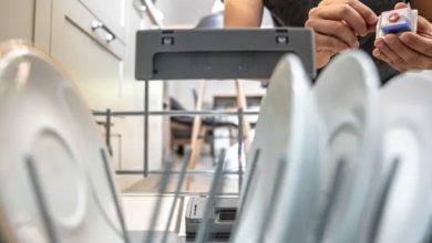 كم مرة يجب تنظيف غسالة الصحون إليكم الإجابة الدقيقة والخطوات الصحيحة