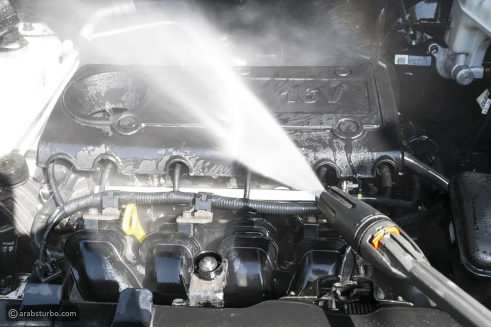 هل غسيل محرك السيارة يسبب مشاكل؟