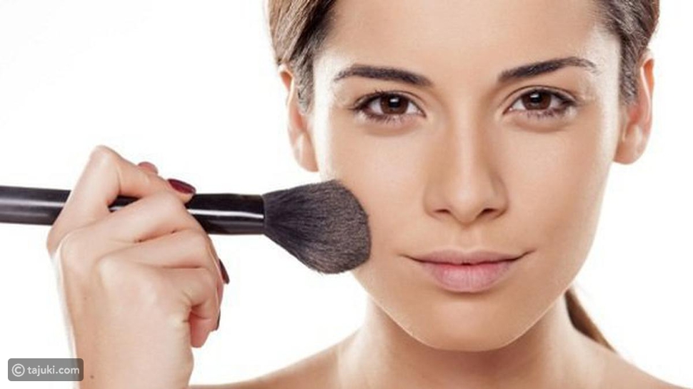 فرش المكياج الأساسية واستخدامها بالصور