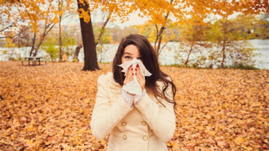 كثرة العطس في فصل الخريف!