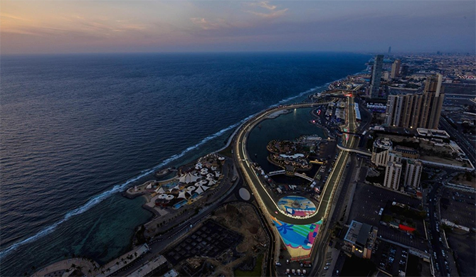 المرور : إغلاق طريق الكورنيش الفرعي وشارع أحمد النسائي في جدة إلى 22 فبراير