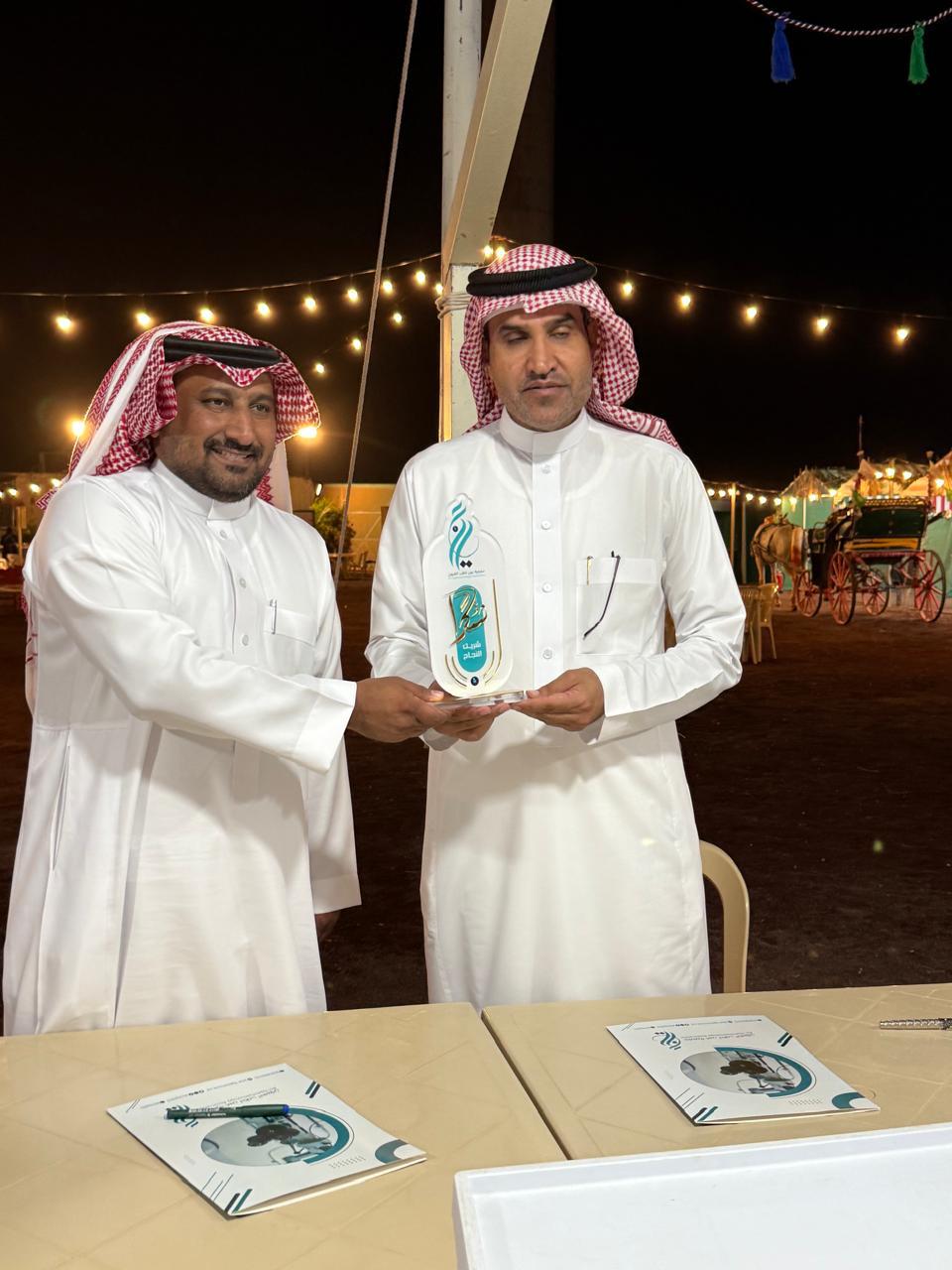 جمعية عين لطب العيون بجازان تنظم إفطارًا رمضانيًا بمزرعة الفل الريفية بضمد