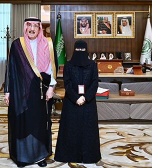 سمو أمير منطقة جازان يستقبل سها دغريري بمناسبة فوزها بجائزة جازان للتفوق والإبداع