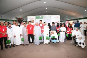 اللجنة المنظمة لمهرجان المانجو تستقبل منسوبي التأهيل الشامل بجازان وتقدم لهم الهدايا