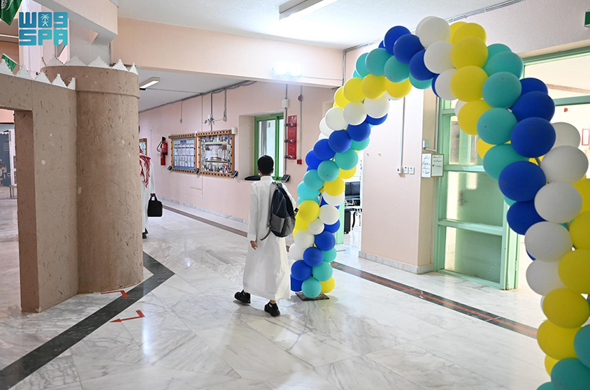 6 ملايين طالب وطالبة ينتظمون في مقاعد الدراسة في 11 منطقة تعليمية