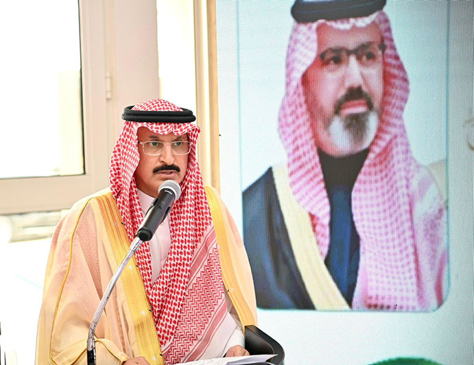 أمير جازان ونائبه يلتقيان مشايخ محافظة الطوال وأهاليها