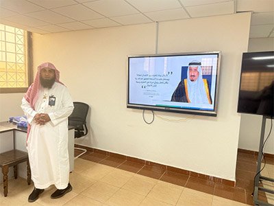 يقدم المشرف بقسم الوعي الفكري بالإدارة العامة للتعليم بمنطقة جازان يحي بن محمد العكور
