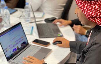 تطبيقات عملية مُلهمة تختتم دورة "تصميم الجرافيك للمبتدئين" بجازان