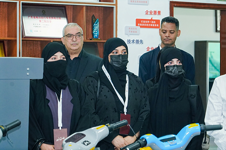 وفد غرفة جازان يزور شركة قوانغتشو يونكو للمعدات الذكية في الصين ويبحث توطين التصنيع الذكي في المملكة