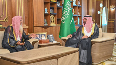 أمير جازان يستقبل المستشار الشرعي بفرع الإفتاء في المنطقة