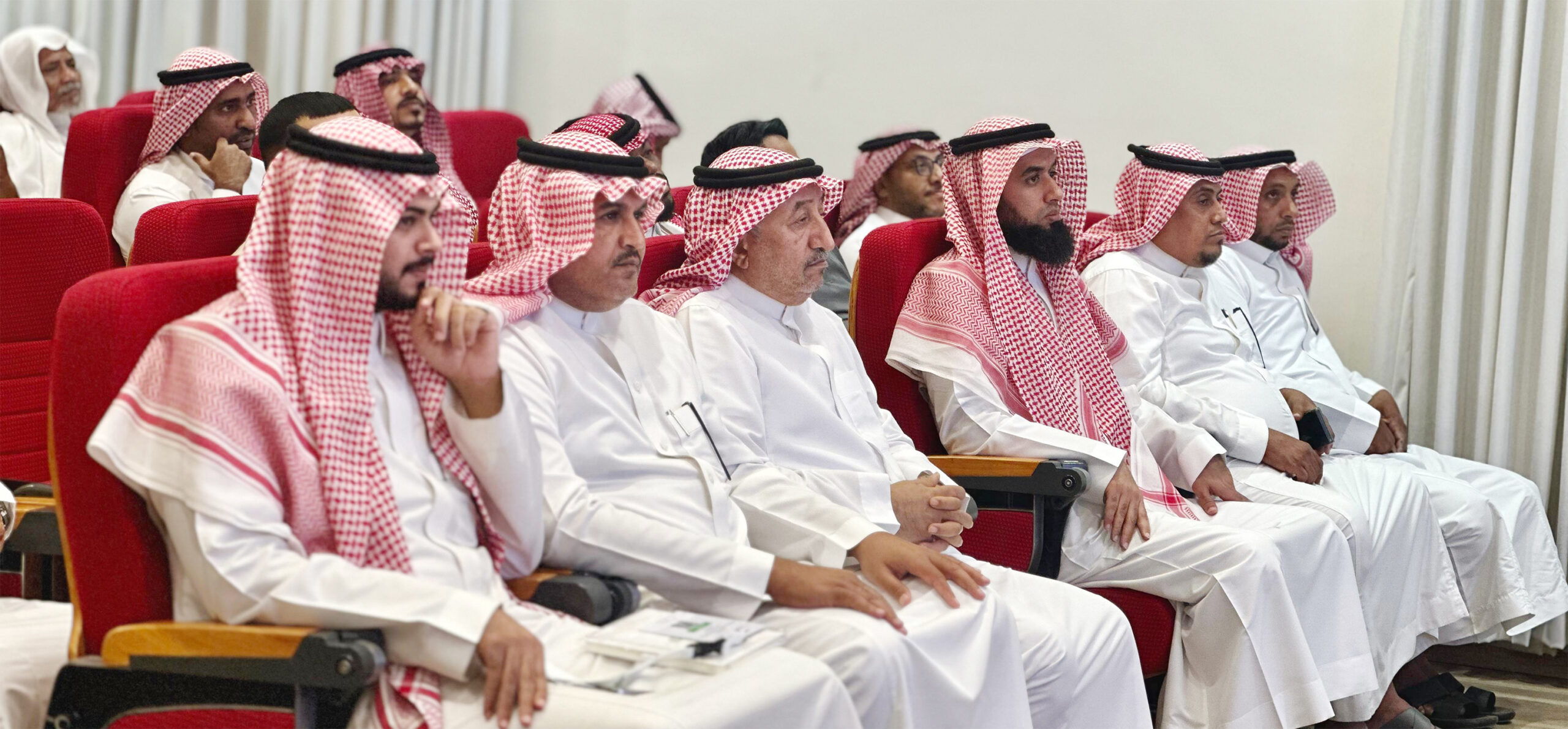 بيئة جازان تنظم ورشة عمل خطة النظام البيئي في إدارة مصائد الأسماك