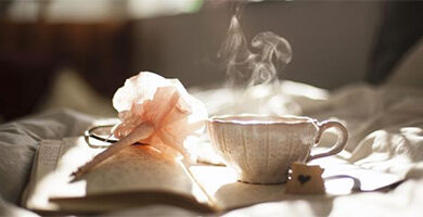 أصبوحتي ألا يا صبح حاكيني