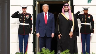 ترامب: سنبيع رقائق ذكاء اصطناعي متقدمة للسعودية.