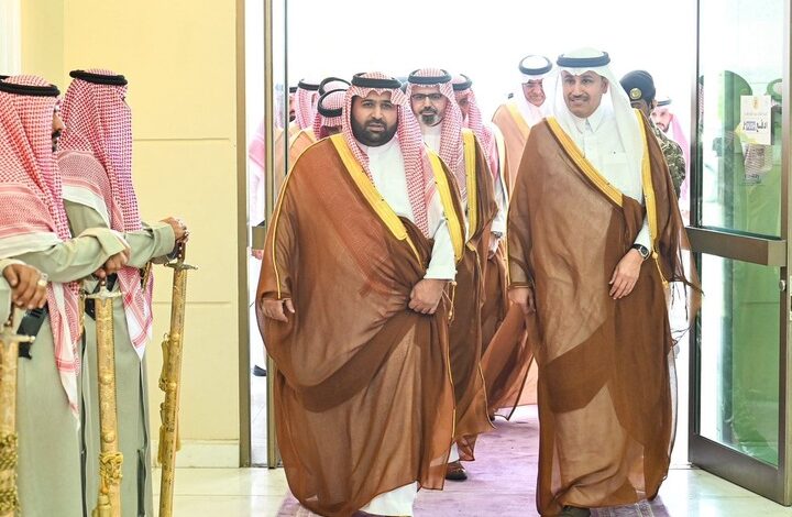 أمير جازان يستقبل وزير النقل والخدمات اللوجستية
