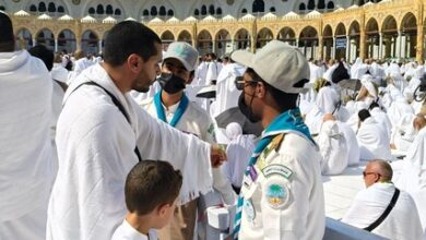 كشافة تعليم مكة تشارك في تنظيم وتفويج الحشود بالمسجد الحرام