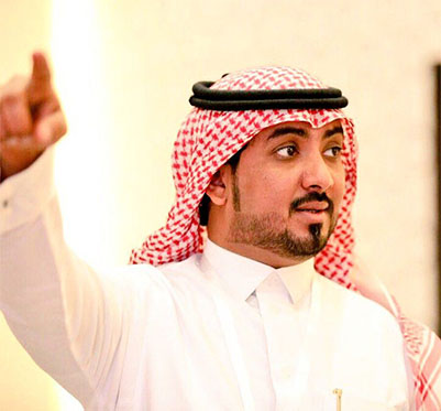 محمد عبيري… صوتٌ يروي سيرة 17 عامًا من ضوء جازان