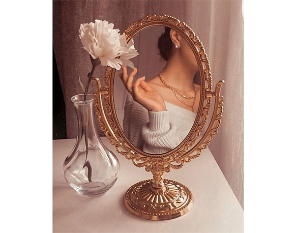 المرأة والمرآة