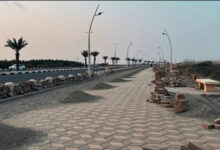 بلدية محافظة العارضة تواصل جهودها في تحسين الممشى وتهيئته