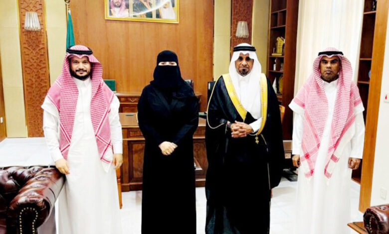 محافظ صبيا يستعرض سبل تعزيز خدمات "ولاية"