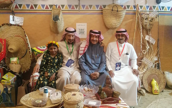 زوارمن الأحساء وابها ورجال المع يثنون على ماشاهدوه في ركن محافظة الطوال