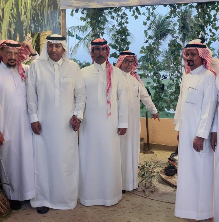 أطفال يلبسون الماضي بثقة الحاضر، والتراث نافذتهم الأصيلة نحو المستقبل.