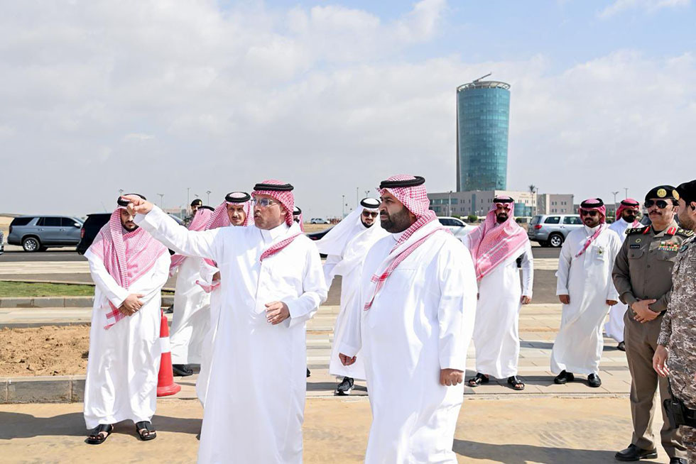 امير جازان يتفقد ميدانيًا مشاريع أمانة المنطقة ويطّلع على خطط التنمية المستقبلية