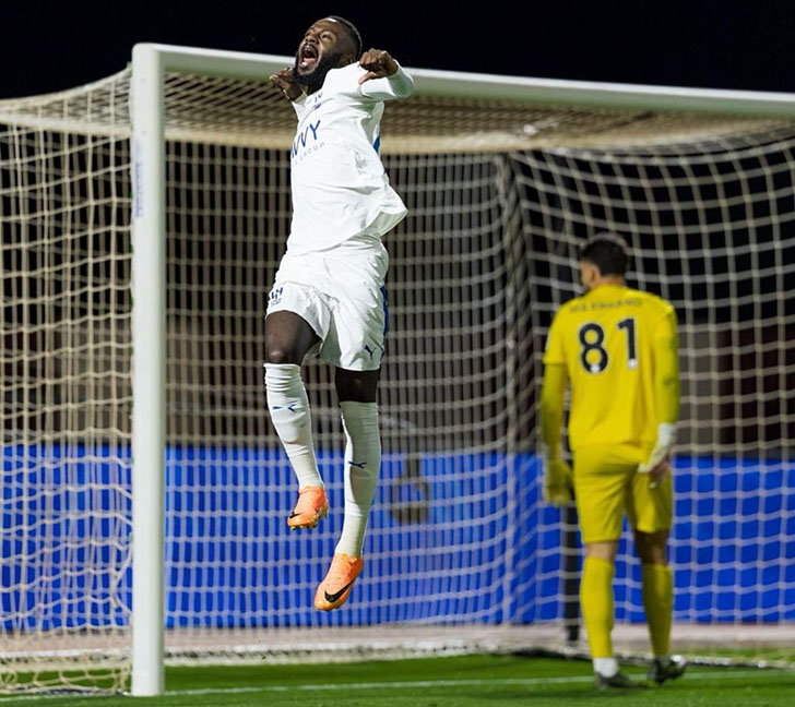 الهلال يقلب الطاولة على نيوم ويفوز 1/2 في الدوري السعودي