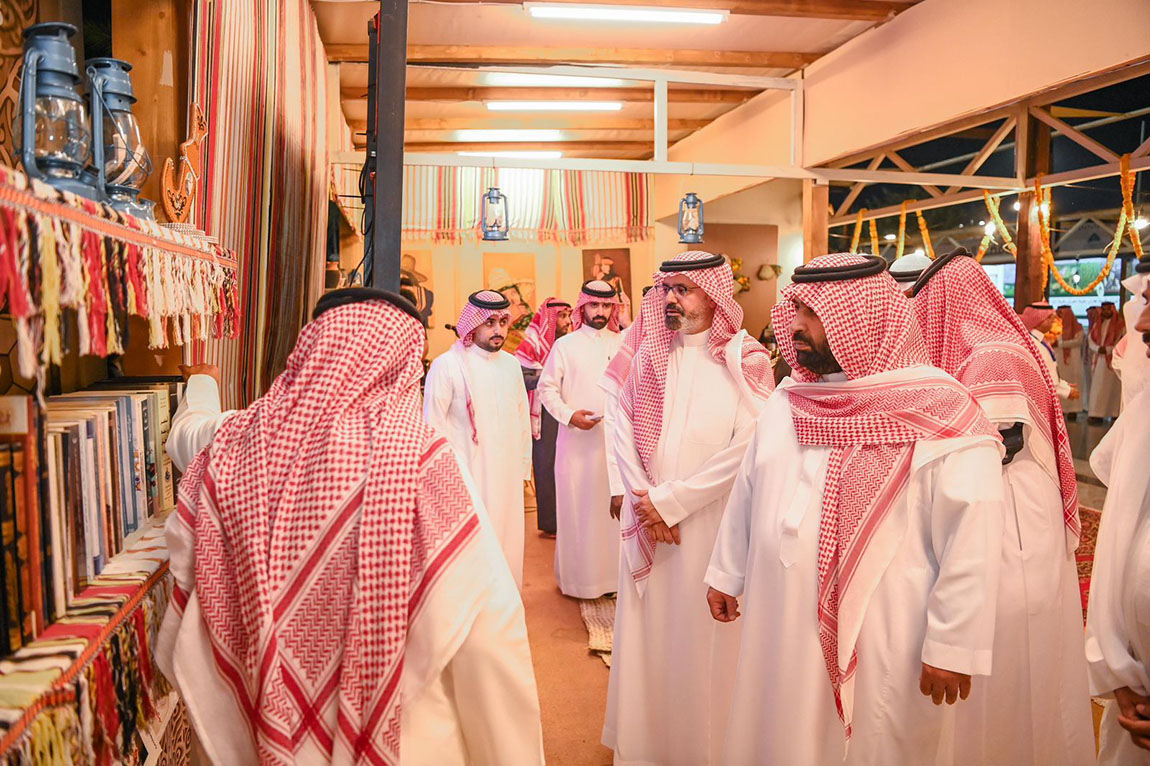 أمير منطقة جازان يزور موقع فعاليات "هذه جازان"
