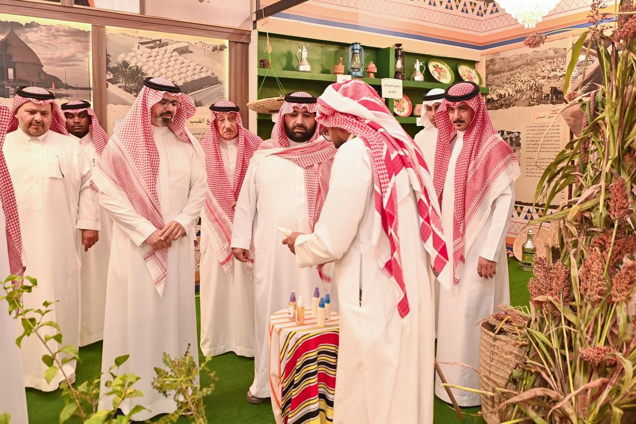 أمير منطقة جازان يزور موقع فعاليات "هذه جازان"