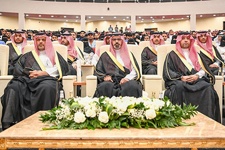 نائب أمير جازان يشهد حفل ختام أعمال تجمع جازان الصحي 2025