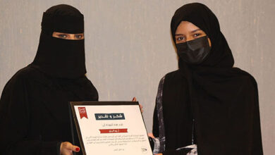 تدشين أدبي يشهد إشادة بتجربة روائية كتبتها مؤلفة في التاسعة عشرة من عمرها