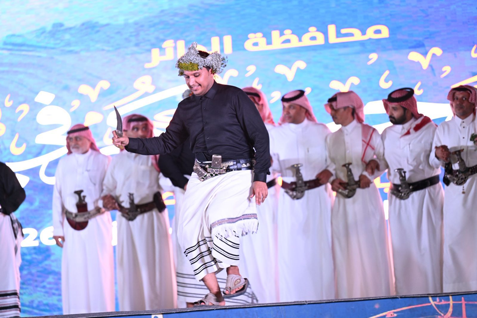 الدائر تكتب فرحها على مسرح البحر… احتفال يجمع البنّ، التراث، ونبض الوطن