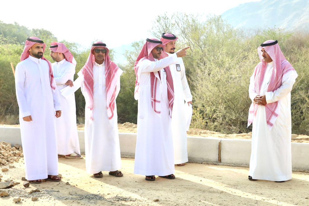 محافظ قلوة يتفقد ميدانيًا المشاريع الجارية ويؤكد على تحسين المشهد الحضري