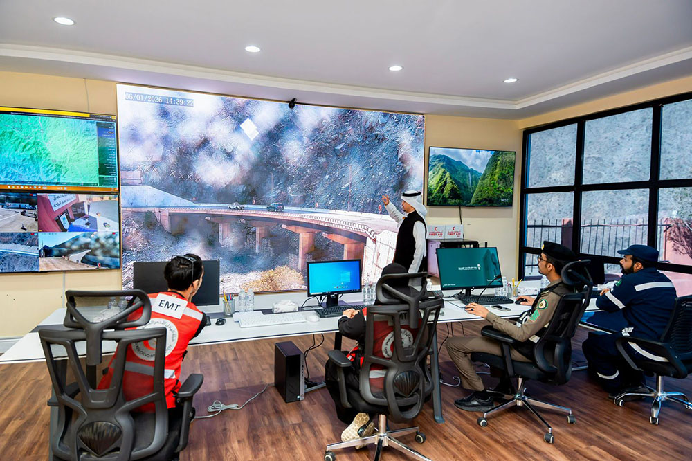 الأول من نوعه في المملكة.. سمو الأمير الدكتور حسام بن سعود يدشّن مركز التحكم والتدخل السريع بعقبة الباحة