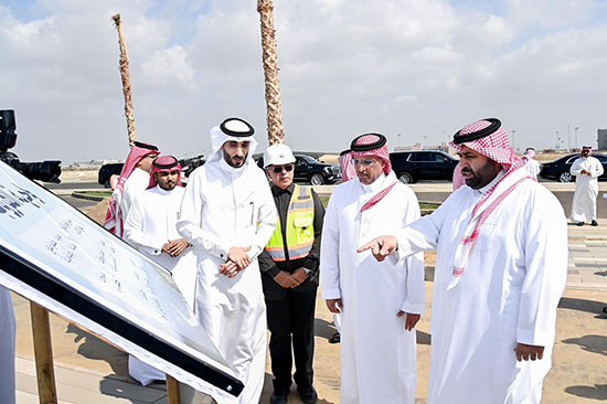 امير جازان يتفقد ميدانيًا مشاريع أمانة المنطقة ويطّلع على خطط التنمية المستقبلية
