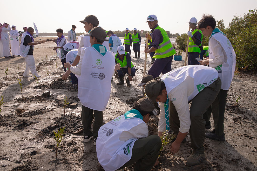 جمعية البيئة والتنمية الزراعية بجازان تحتفل باليوم العالمي للأراضي الرطبة بمبادرة مجتمعية لتنظيف الشواطئ وزراعة المانجروف