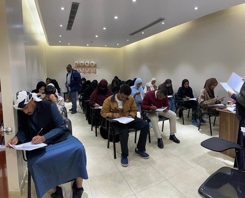 الطائف تجسّد رسالتها الإنسانية باحتضان طلبة العمارة والتخطيط السودانيين لأداء اختباراتهم