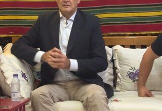 سفير الاتحاد الأوروبي يزور قرية جازان التراثية ويشيد بإرثها الحضاري