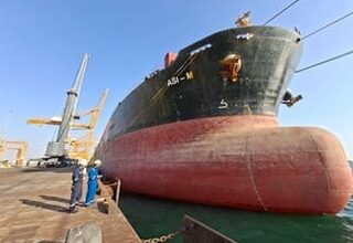 أسمنت المنطقة الجنوبية تبدأ تصدير الكلنكر عبر ميناء مدينة جازان للصناعات الأساسية والتحويلية