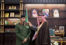 سمو أمير الباحة يقلّد مدير السجون بالمنطقة رتبته الجديدة