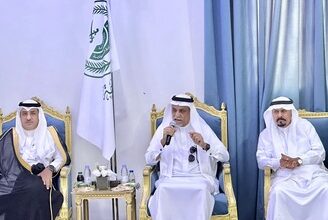 محافظ قلوة يستعرض الإنجازات والخطط التنموية بحضور الأهالي والأعيان