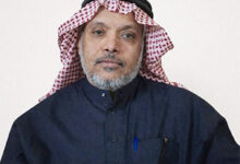 أمي تُرضِعُ عقربًا